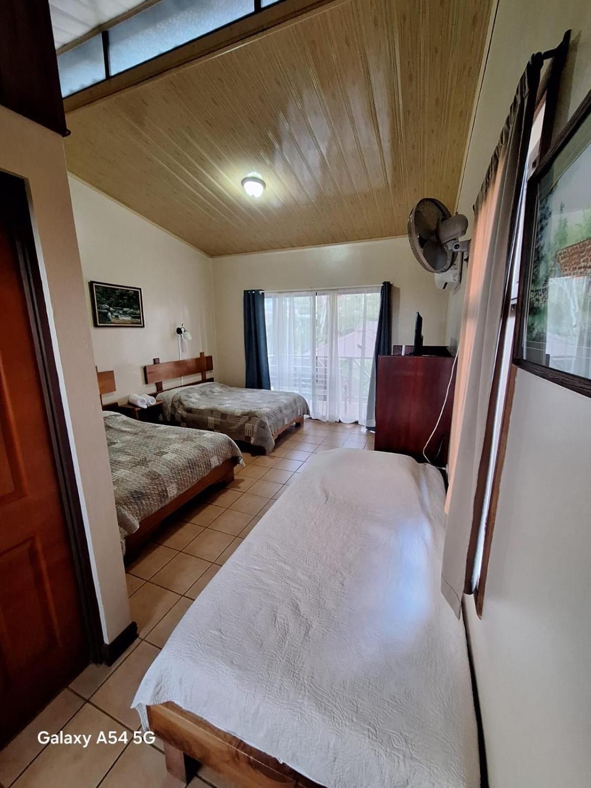Iris Arenal Hotel La Fortuna Exterior photo