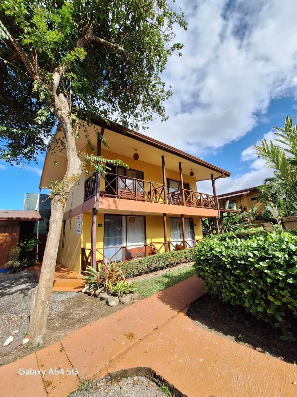 Iris Arenal Hotel La Fortuna Exterior photo