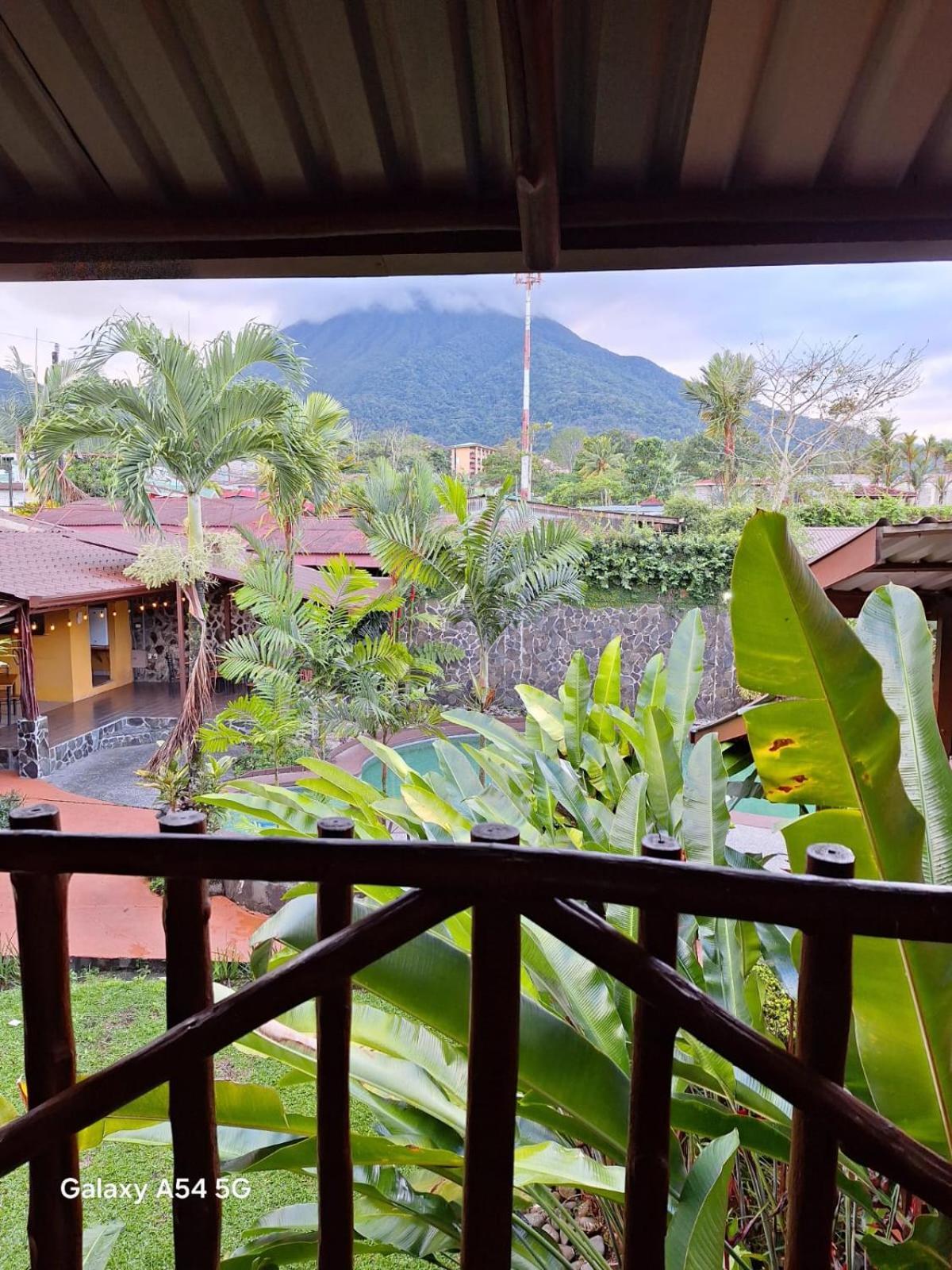 Iris Arenal Hotel La Fortuna Exterior photo