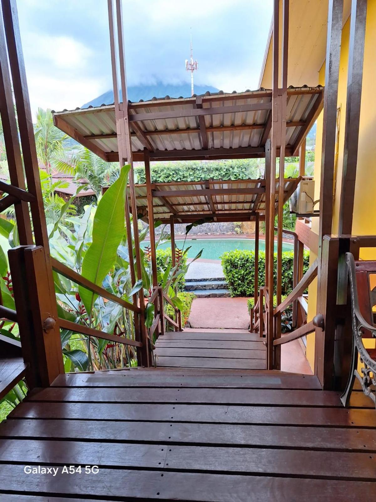 Iris Arenal Hotel La Fortuna Exterior photo